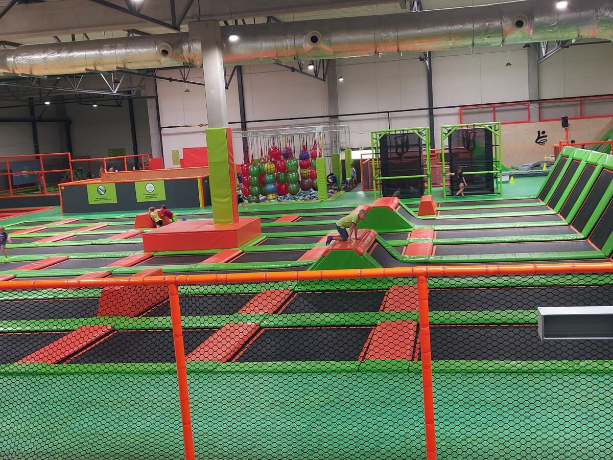 Park Trampolin JUMP ARENA - Centrum handlowe, galeria handlowa